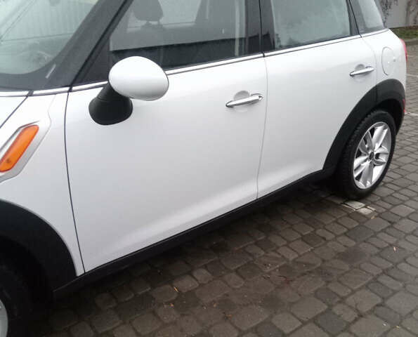 Білий Міні Кантрімен, об'ємом двигуна 1.6 л та пробігом 68 тис. км за 14700 $, фото 3 на Automoto.ua