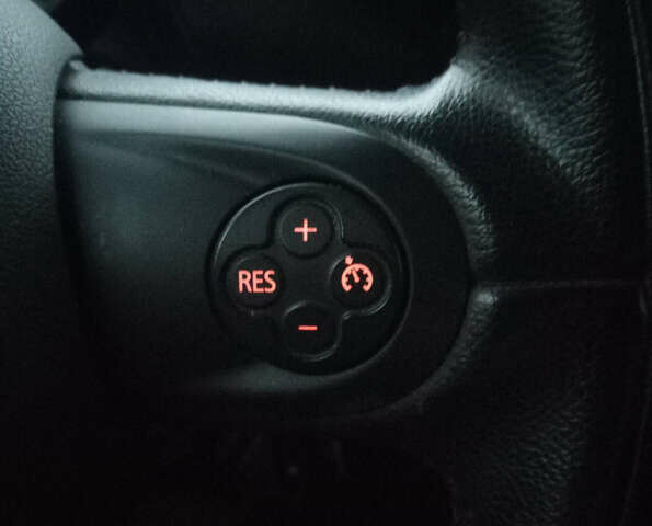 Білий Міні Кантрімен, об'ємом двигуна 1.6 л та пробігом 68 тис. км за 14700 $, фото 24 на Automoto.ua