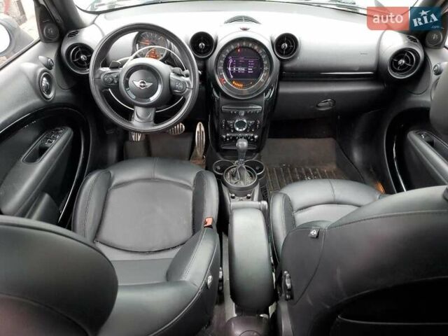 Білий Міні Кантрімен, об'ємом двигуна 1.6 л та пробігом 132 тис. км за 1300 $, фото 7 на Automoto.ua