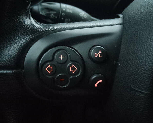 Білий Міні Кантрімен, об'ємом двигуна 1.6 л та пробігом 68 тис. км за 14700 $, фото 23 на Automoto.ua