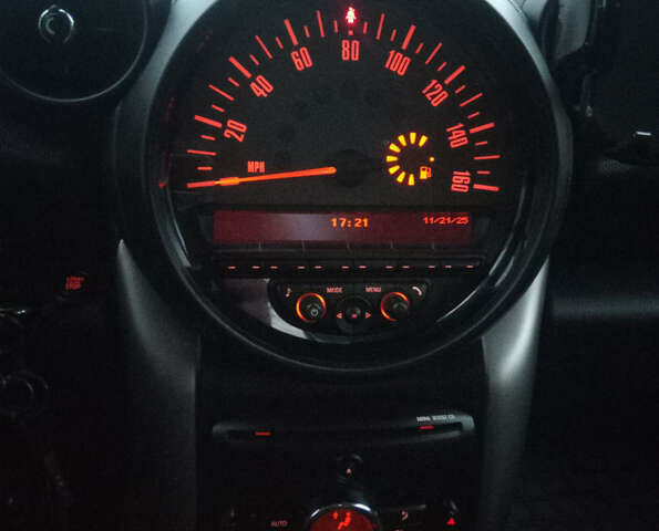 Білий Міні Кантрімен, об'ємом двигуна 1.6 л та пробігом 68 тис. км за 14700 $, фото 21 на Automoto.ua