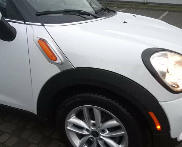 Білий Міні Кантрімен, об'ємом двигуна 1.6 л та пробігом 68 тис. км за 14700 $, фото 8 на Automoto.ua