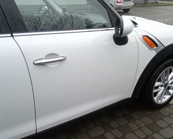 Білий Міні Кантрімен, об'ємом двигуна 1.6 л та пробігом 68 тис. км за 14700 $, фото 7 на Automoto.ua