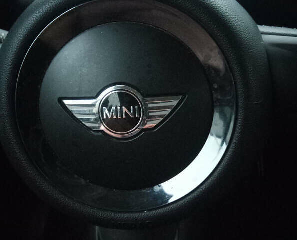 Білий Міні Кантрімен, об'ємом двигуна 1.6 л та пробігом 68 тис. км за 14700 $, фото 22 на Automoto.ua