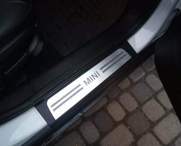 Білий Міні Кантрімен, об'ємом двигуна 1.6 л та пробігом 68 тис. км за 14700 $, фото 9 на Automoto.ua