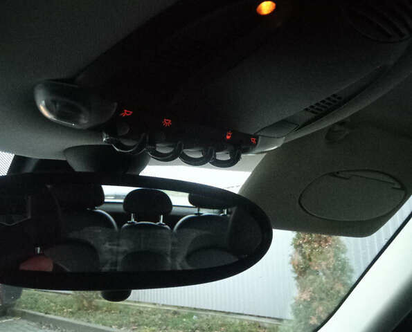 Білий Міні Кантрімен, об'ємом двигуна 1.6 л та пробігом 68 тис. км за 14700 $, фото 25 на Automoto.ua