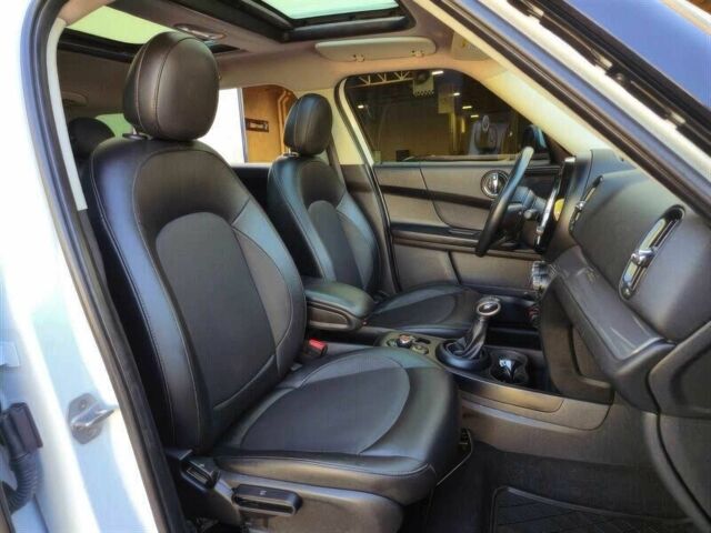 Белый Мини Кантримен, объемом двигателя 1.5 л и пробегом 45 тыс. км за 6800 $, фото 11 на Automoto.ua