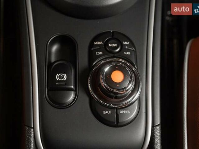 Білий Міні Кантрімен, об'ємом двигуна 2 л та пробігом 50 тис. км за 33900 $, фото 33 на Automoto.ua