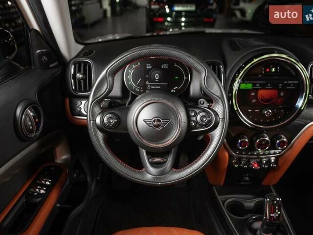 Белый Мини Кантримен, объемом двигателя 2 л и пробегом 50 тыс. км за 32800 $, фото 4 на Automoto.ua