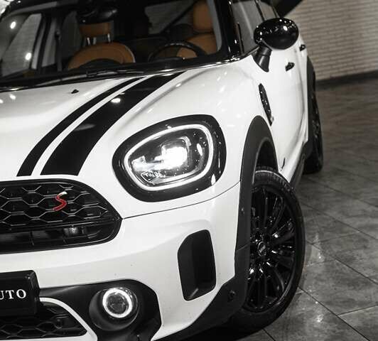 Білий Міні Кантрімен, об'ємом двигуна 2 л та пробігом 50 тис. км за 33900 $, фото 10 на Automoto.ua