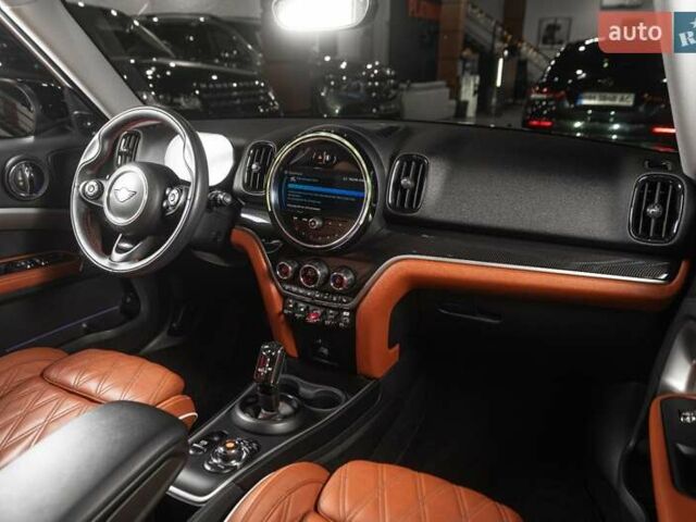 Білий Міні Кантрімен, об'ємом двигуна 2 л та пробігом 50 тис. км за 33900 $, фото 3 на Automoto.ua