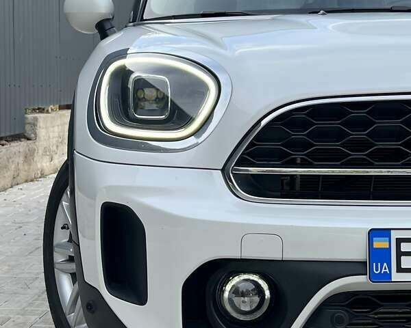 Білий Міні Кантрімен, об'ємом двигуна 2 л та пробігом 42 тис. км за 29700 $, фото 5 на Automoto.ua