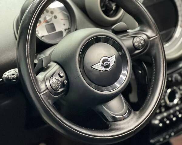 Чорний Міні Кантрімен, об'ємом двигуна 1.6 л та пробігом 87 тис. км за 12999 $, фото 20 на Automoto.ua