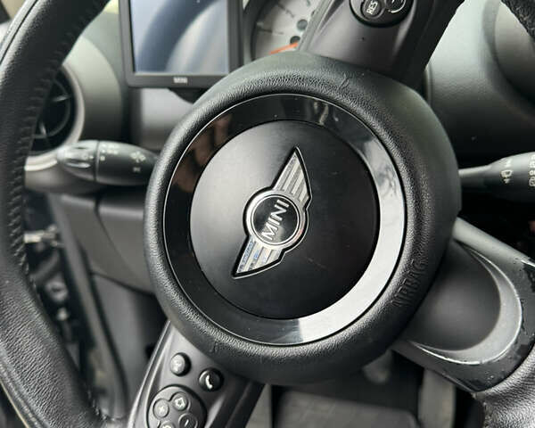 Чорний Міні Кантрімен, об'ємом двигуна 1.6 л та пробігом 211 тис. км за 11300 $, фото 7 на Automoto.ua