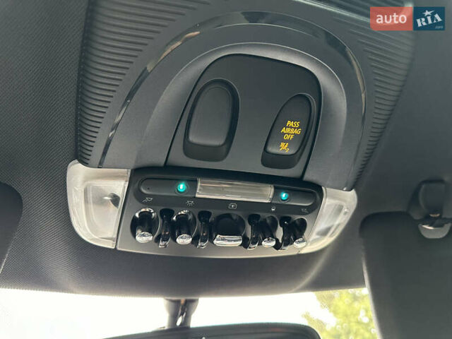 Чорний Міні Кантрімен, об'ємом двигуна 2 л та пробігом 135 тис. км за 17900 $, фото 29 на Automoto.ua