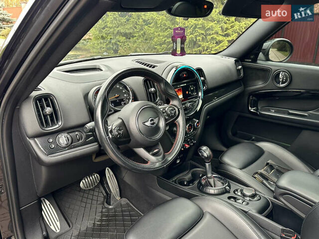 Чорний Міні Кантрімен, об'ємом двигуна 2 л та пробігом 135 тис. км за 17900 $, фото 12 на Automoto.ua