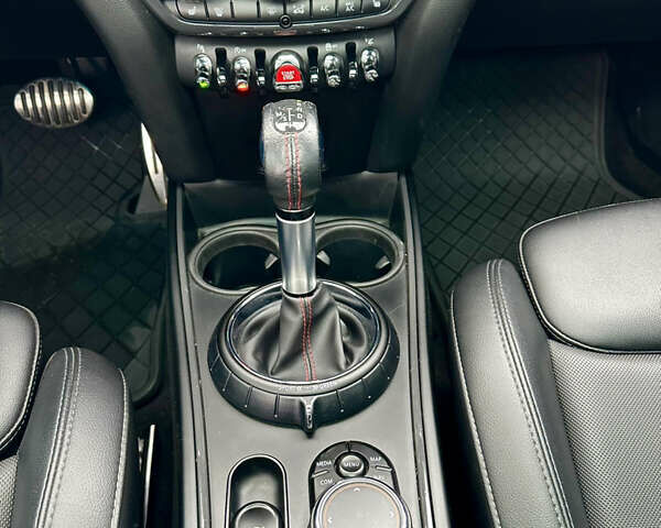 Чорний Міні Кантрімен, об'ємом двигуна 2 л та пробігом 135 тис. км за 17900 $, фото 22 на Automoto.ua