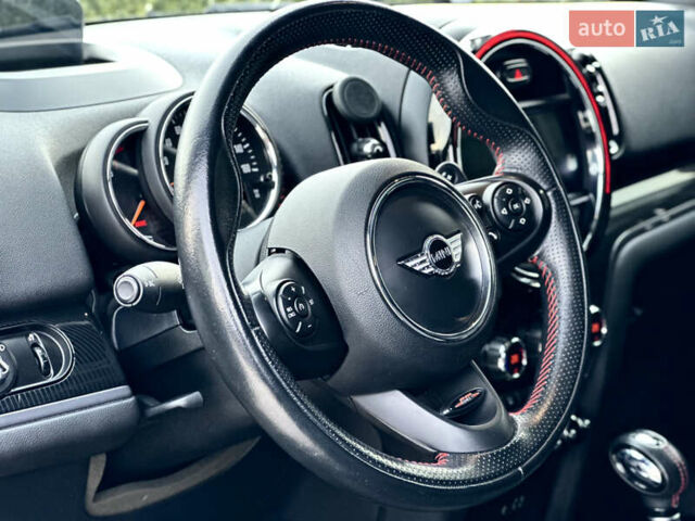 Черный Мини Кантримен, объемом двигателя 2 л и пробегом 136 тыс. км за 20000 $, фото 10 на Automoto.ua