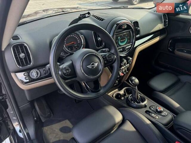 Черный Мини Кантримен, объемом двигателя 2 л и пробегом 116 тыс. км за 22500 $, фото 10 на Automoto.ua