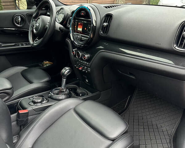 Чорний Міні Кантрімен, об'ємом двигуна 2 л та пробігом 135 тис. км за 17900 $, фото 15 на Automoto.ua