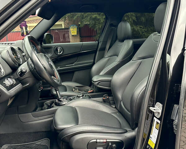 Чорний Міні Кантрімен, об'ємом двигуна 2 л та пробігом 135 тис. км за 17900 $, фото 13 на Automoto.ua