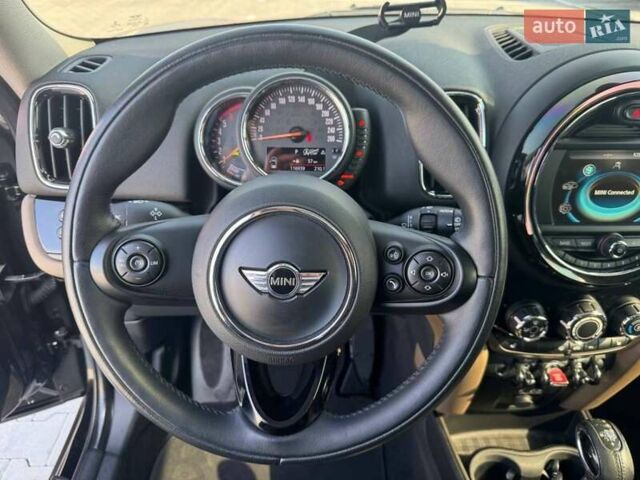 Черный Мини Кантримен, объемом двигателя 2 л и пробегом 116 тыс. км за 22500 $, фото 11 на Automoto.ua
