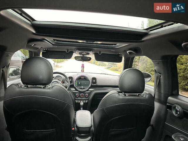 Чорний Міні Кантрімен, об'ємом двигуна 2 л та пробігом 135 тис. км за 17900 $, фото 33 на Automoto.ua