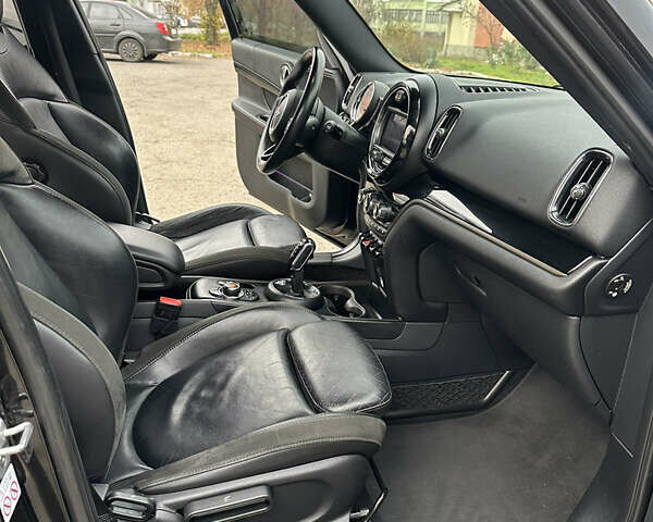 Чорний Міні Кантрімен, об'ємом двигуна 2 л та пробігом 153 тис. км за 22500 $, фото 17 на Automoto.ua