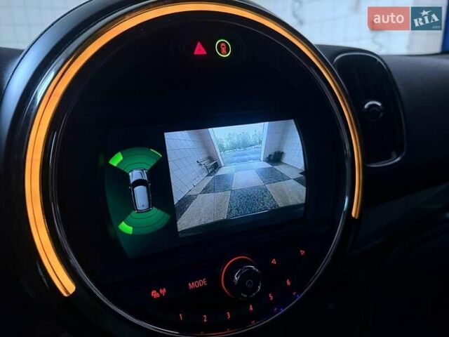 Черный Мини Кантримен, объемом двигателя 2 л и пробегом 151 тыс. км за 26500 $, фото 106 на Automoto.ua