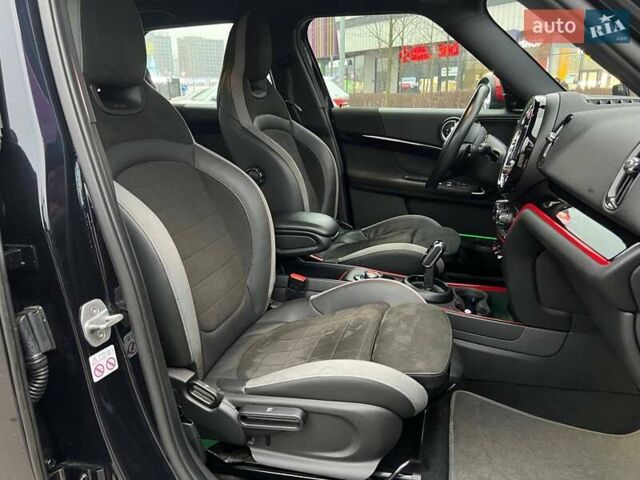 Черный Мини Кантримен, объемом двигателя 2 л и пробегом 80 тыс. км за 30990 $, фото 15 на Automoto.ua