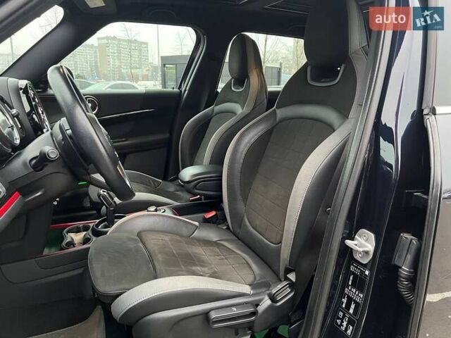 Черный Мини Кантримен, объемом двигателя 2 л и пробегом 80 тыс. км за 30990 $, фото 10 на Automoto.ua