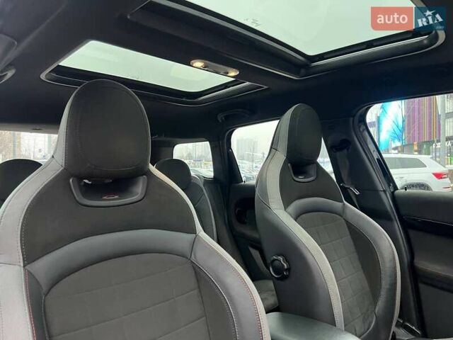 Черный Мини Кантримен, объемом двигателя 2 л и пробегом 80 тыс. км за 30990 $, фото 16 на Automoto.ua