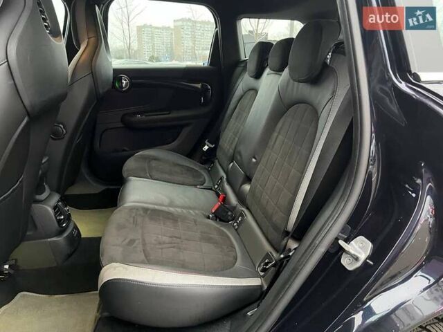 Черный Мини Кантримен, объемом двигателя 2 л и пробегом 80 тыс. км за 30990 $, фото 12 на Automoto.ua