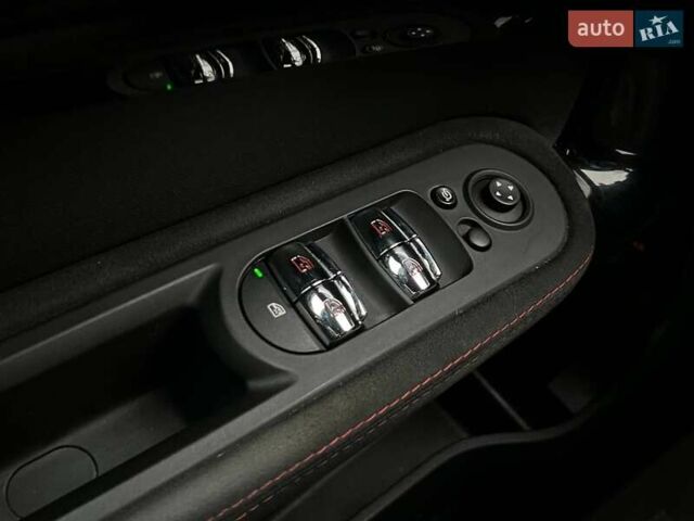 Черный Мини Кантримен, объемом двигателя 2 л и пробегом 80 тыс. км за 30990 $, фото 18 на Automoto.ua