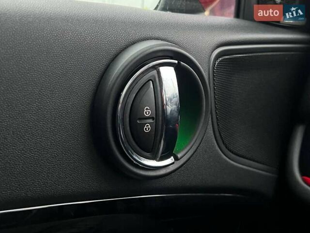 Черный Мини Кантримен, объемом двигателя 2 л и пробегом 80 тыс. км за 30990 $, фото 17 на Automoto.ua