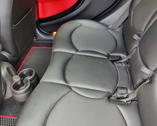 Черный Мини Кантримен, объемом двигателя 1.6 л и пробегом 107 тыс. км за 16000 $, фото 1 на Automoto.ua