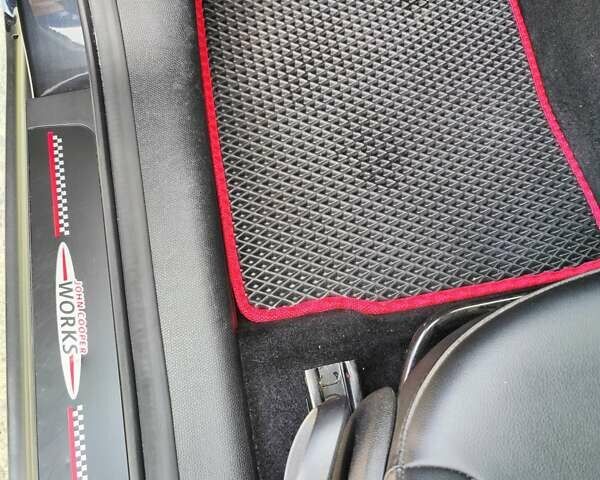 Черный Мини Кантримен, объемом двигателя 1.6 л и пробегом 107 тыс. км за 16000 $, фото 9 на Automoto.ua