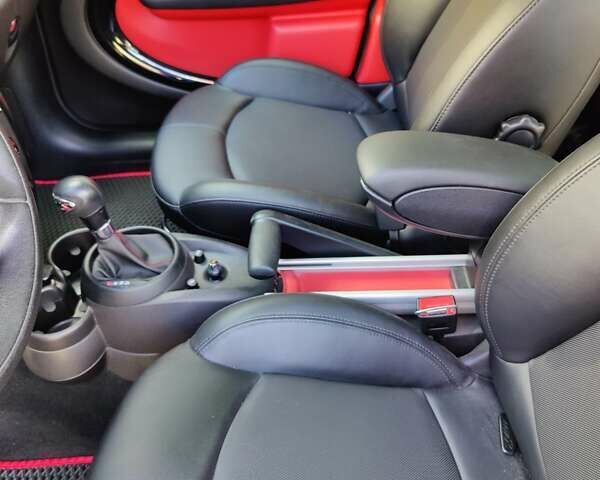 Черный Мини Кантримен, объемом двигателя 1.6 л и пробегом 107 тыс. км за 16000 $, фото 4 на Automoto.ua