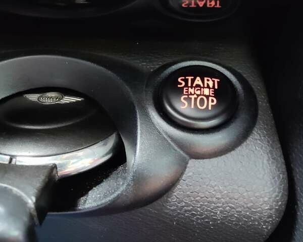 Черный Мини Кантримен, объемом двигателя 1.6 л и пробегом 107 тыс. км за 16000 $, фото 12 на Automoto.ua