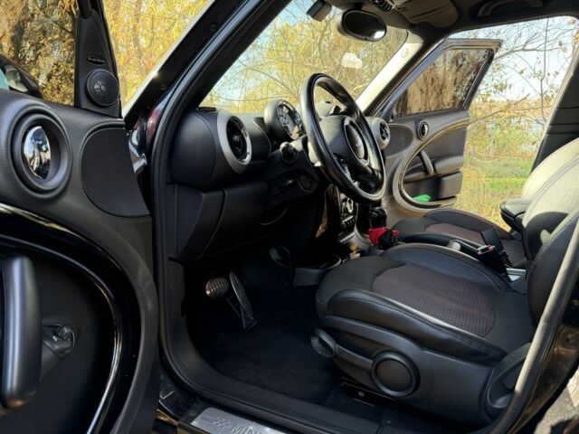 Черный Мини Кантримен, объемом двигателя 1.6 л и пробегом 116 тыс. км за 9900 $, фото 5 на Automoto.ua