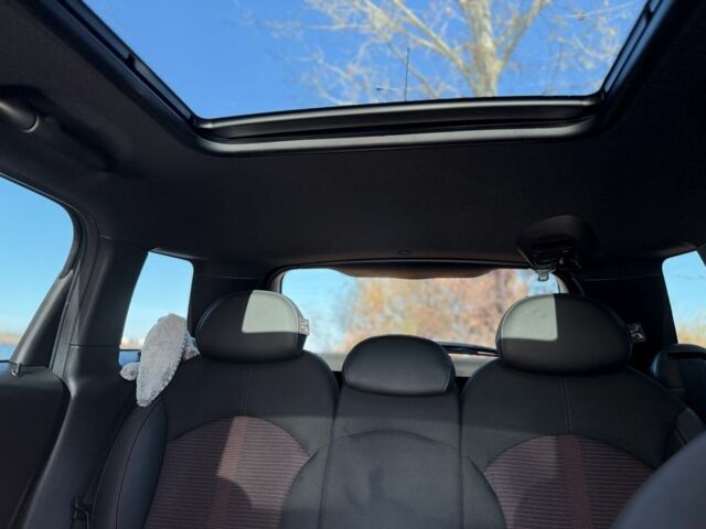 Черный Мини Кантримен, объемом двигателя 1.6 л и пробегом 116 тыс. км за 9900 $, фото 8 на Automoto.ua