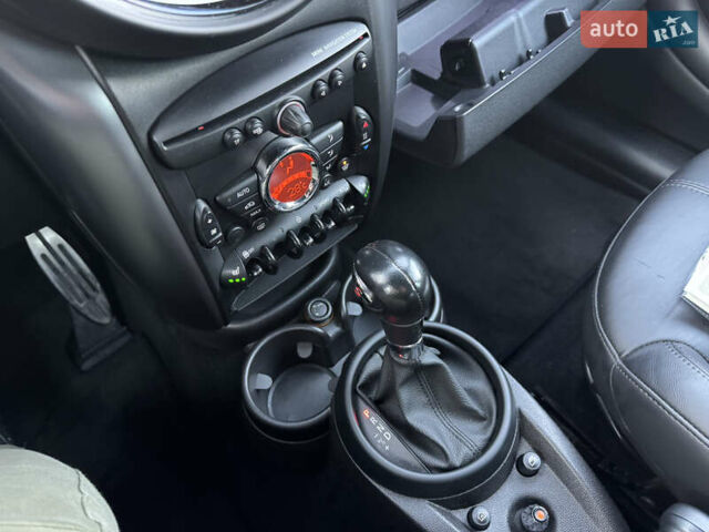 Чорний Міні Кантрімен, об'ємом двигуна 1.6 л та пробігом 183 тис. км за 9900 $, фото 25 на Automoto.ua