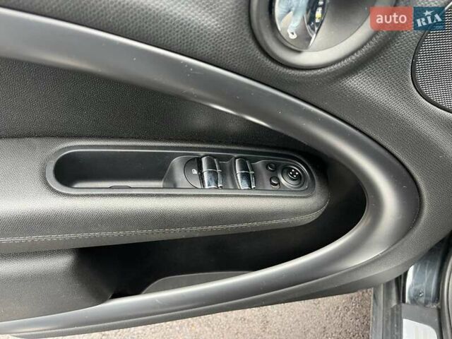 Черный Мини Кантримен, объемом двигателя 1.6 л и пробегом 135 тыс. км за 11490 $, фото 12 на Automoto.ua