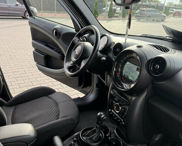Чорний Міні Кантрімен, об'ємом двигуна 1.6 л та пробігом 203 тис. км за 14800 $, фото 14 на Automoto.ua