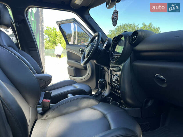 Чорний Міні Кантрімен, об'ємом двигуна 1.6 л та пробігом 135 тис. км за 12700 $, фото 18 на Automoto.ua