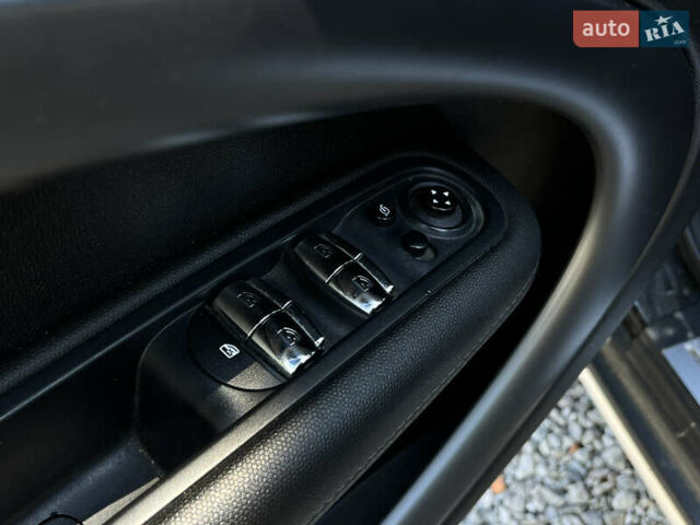 Чорний Міні Кантрімен, об'ємом двигуна 1.6 л та пробігом 135 тис. км за 12700 $, фото 11 на Automoto.ua