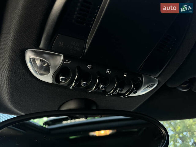 Чорний Міні Кантрімен, об'ємом двигуна 1.6 л та пробігом 135 тис. км за 12700 $, фото 26 на Automoto.ua