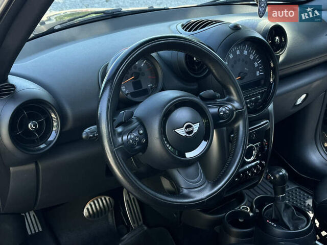 Чорний Міні Кантрімен, об'ємом двигуна 1.6 л та пробігом 135 тис. км за 12700 $, фото 9 на Automoto.ua