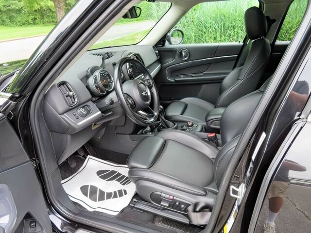 Чорний Міні Кантрімен, об'ємом двигуна 2 л та пробігом 44 тис. км за 11200 $, фото 8 на Automoto.ua