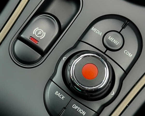 Черный Мини Кантримен, объемом двигателя 2 л и пробегом 73 тыс. км за 24800 $, фото 35 на Automoto.ua